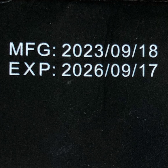 Bolobre 24K Golden Eye Mask - Picture 4 of 8